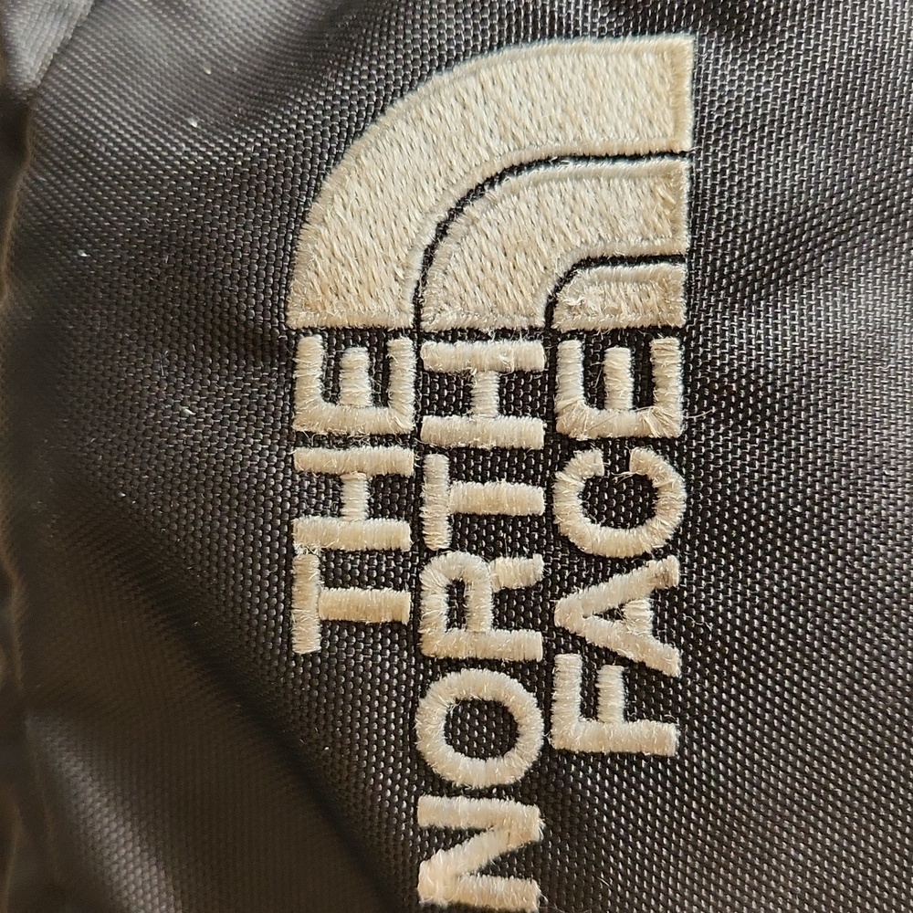 The North Face black womans belt bag - Picture 7 of 10
